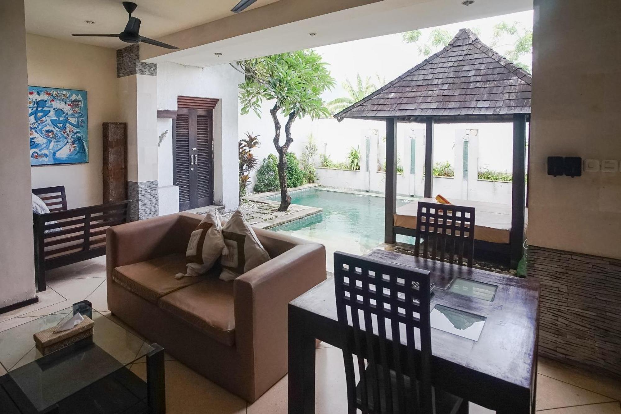Queen Rose Villa & Spa จิมบาราน ภายนอก รูปภาพ