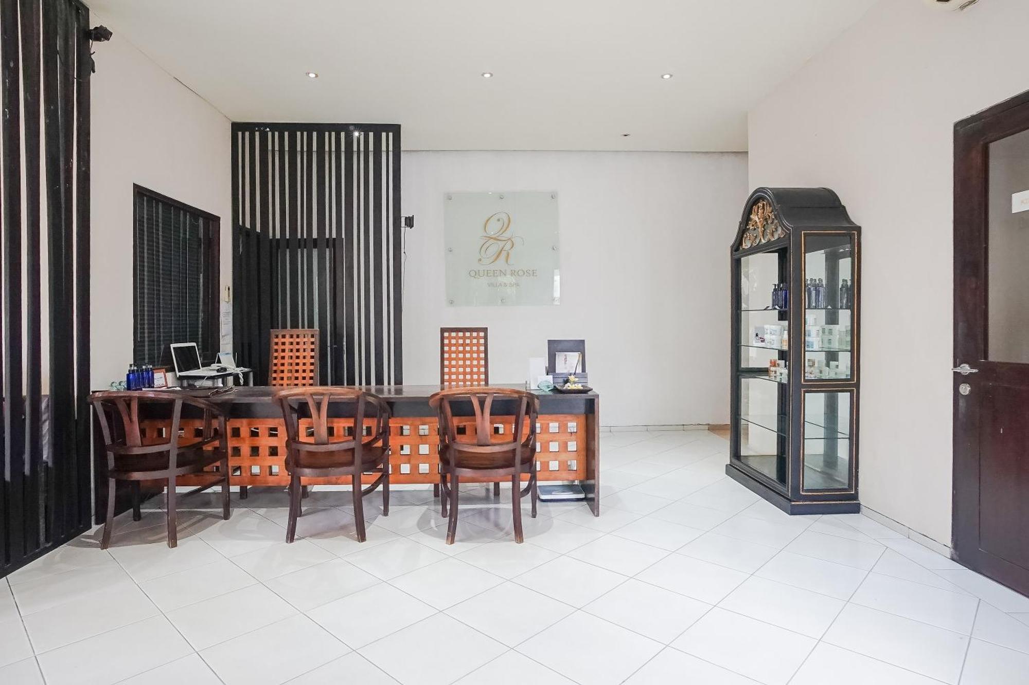 Queen Rose Villa & Spa จิมบาราน ภายนอก รูปภาพ