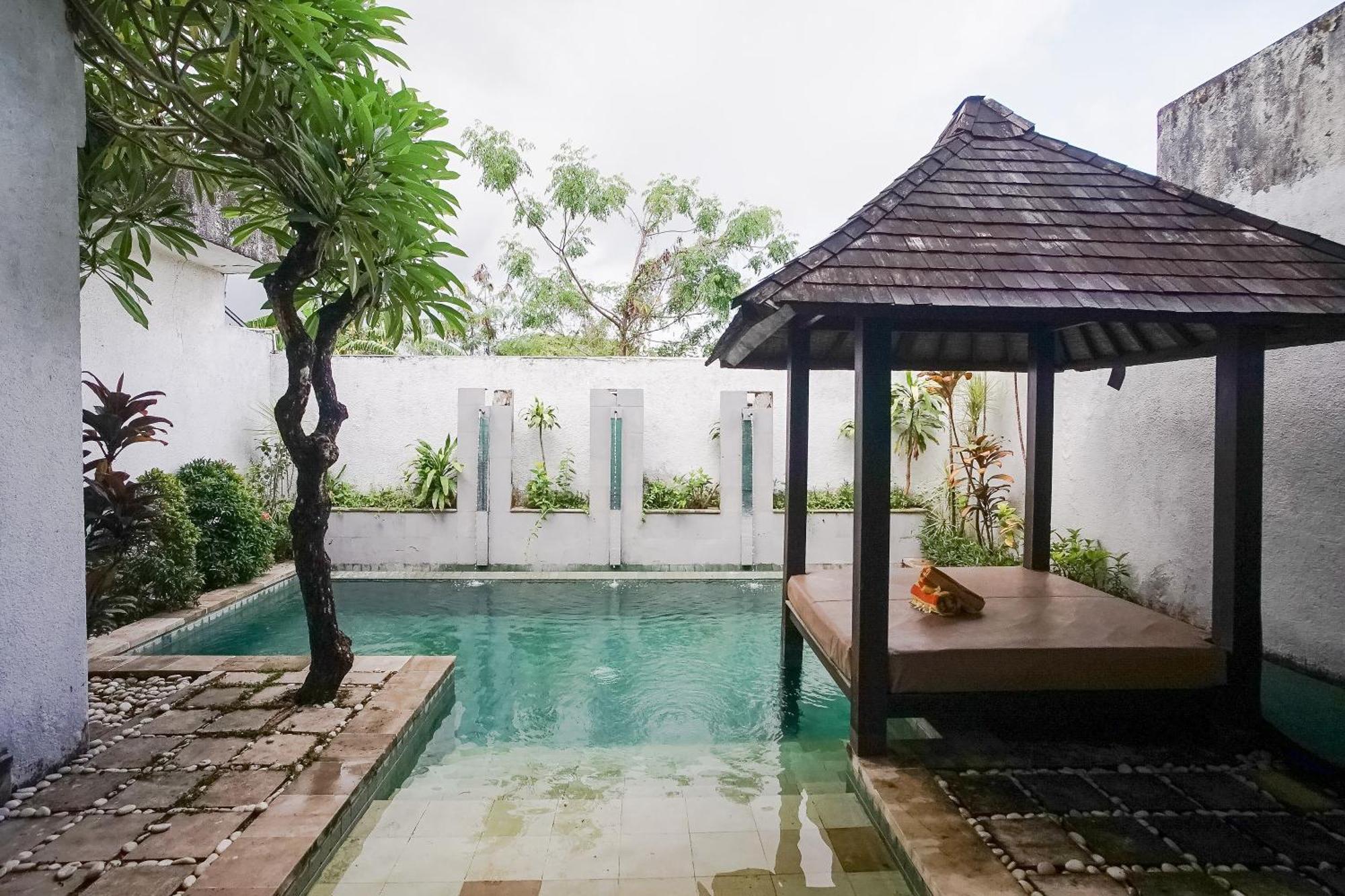 Queen Rose Villa & Spa จิมบาราน ภายนอก รูปภาพ