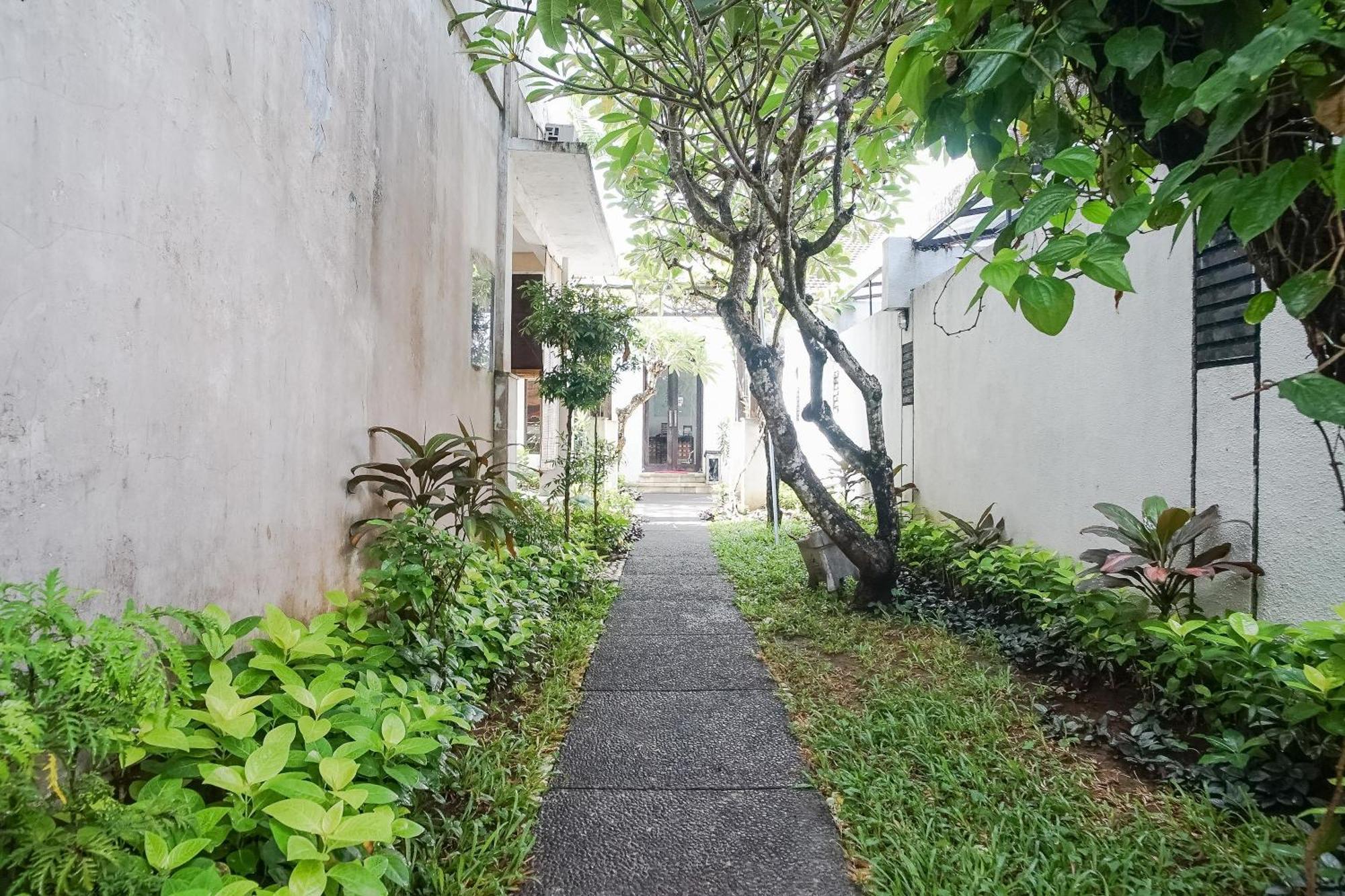 Queen Rose Villa & Spa จิมบาราน ภายนอก รูปภาพ